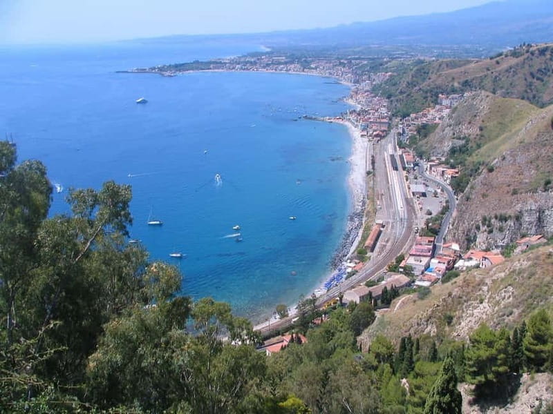 From Catania: Taormina, Isola bella & Castelmola tour - Getting to the Red Tourist Service Office near Catania Duomo