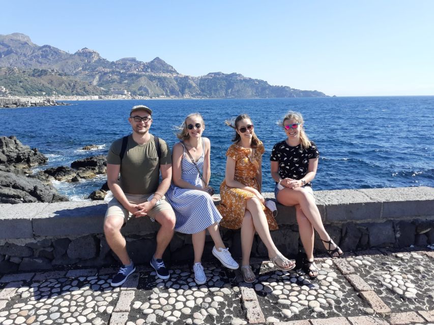 From Catania: White Lotus tour Taormina, Castelmola & Naxos - Taormina on your own: Corso Umberto and the sights you can aim for