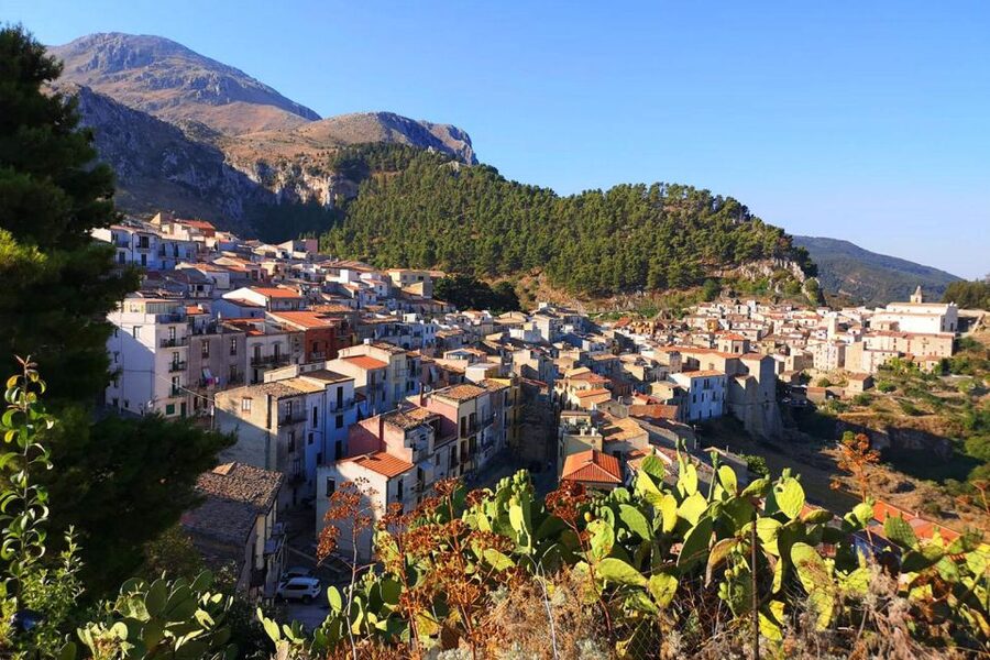 From Cefalù: Authentic Sicilian Villages and Happy Hour - Sicilian happy hour, what’s actually included