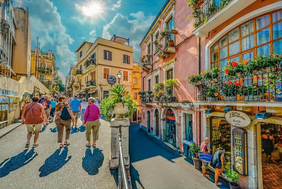 From Cefalù: Day Trip to Mount Etna and Taormina - Going above 2,000m: cable car and jeep options you can choose on site