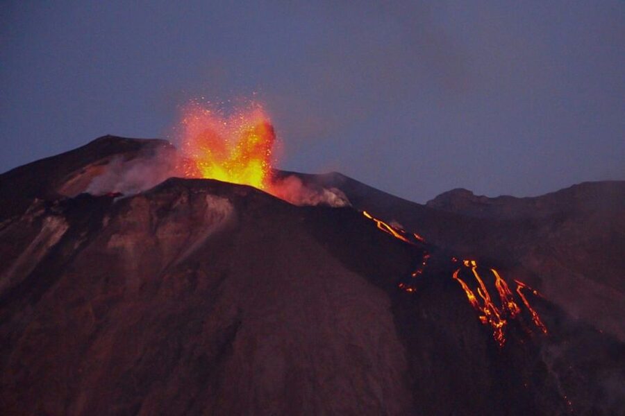 From Lipari: Panarea and Stromboli Cruise with Stops - Food and drinks: what is included, what is not, and the smartest plan