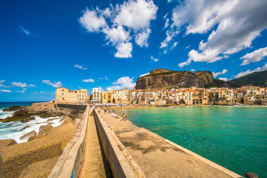 From Palermo: Monreale and Cefalù Half-Day Trip - Cefalù’s Duomo, old stones, and the Porta Terra viewpoint