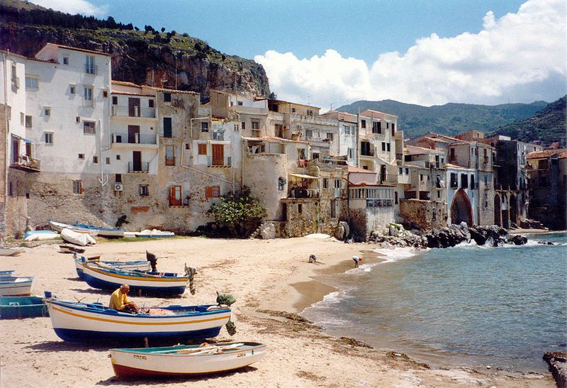 From Palermo: Monreale and Cefalù Half-Day Trip - Lavatoio stone steps: where you find the medieval wash basins