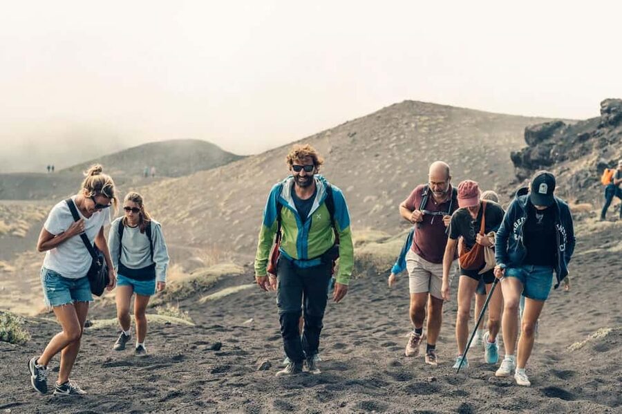 From Siracusa: Etna Tour - Trek, Wine and Food - Pickup in Siracusa: where the day starts (and how to plan for it)