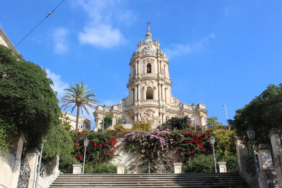From Syracuse: Car/Minivan Tour to Noto, Ragusa and Modica - Comfort in the minivan, and why driver skill counts