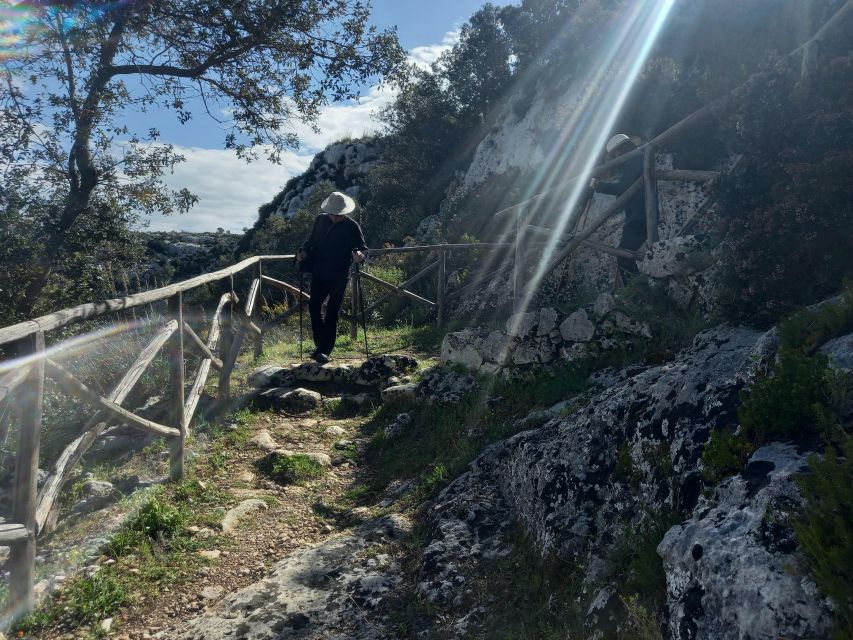 From Syracuse: Cavagrande Natural Reserve Guided Trek - Who should book this trek, and who should skip it
