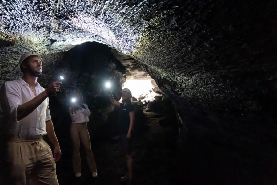 From Syracuse: Mount Etna Guided Morning Hike & Food Tasting - Grotta dei Tre Livelli lava cave: what it’s like underground