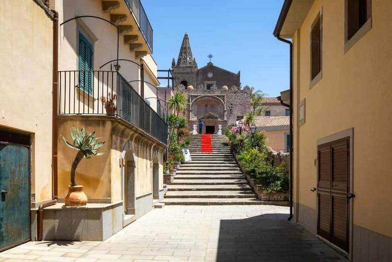 From Taormina Area: The Godfather Sicily Tour - The guide and driver: what makes the story click