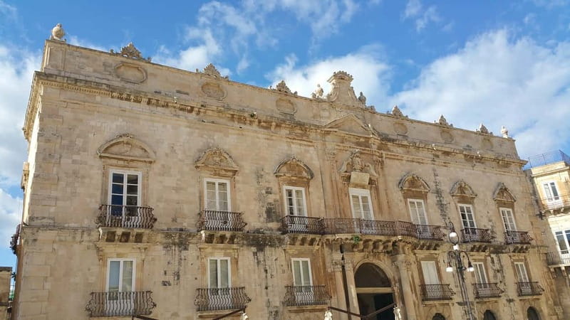 From Taormina: Full-Day Guided Tour of Syracuse - Walking comfort and what to bring for a hot stone city