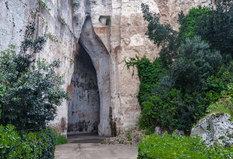 From Taormina: Full-Day Guided Tour of Syracuse - Who this Syracuse day trip suits best