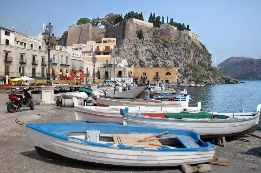 From Taormina: Lipari and Vulcano Mini Cruise Aeolian Tour - Lipari in 2 hours: Old Town walking, cathedral views, and museum time