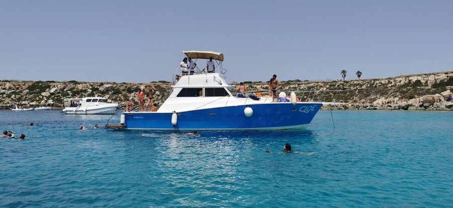 From Trapani: Favignana and Levanzo Boat Tour with Lunch - Crew and ambiance: the human detail that changes the day