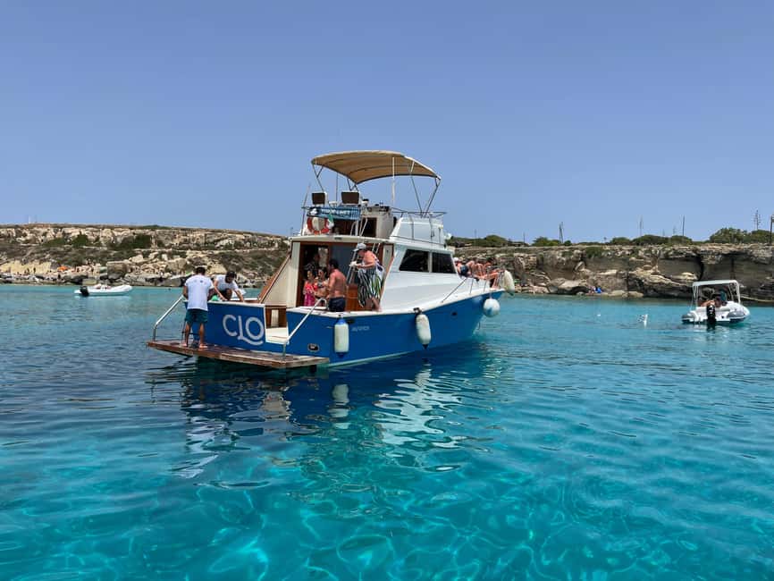 From Trapani: Favignana and Levanzo Boat Tour with Lunch - The boat ride around Favignana: photo stops that are more than filler