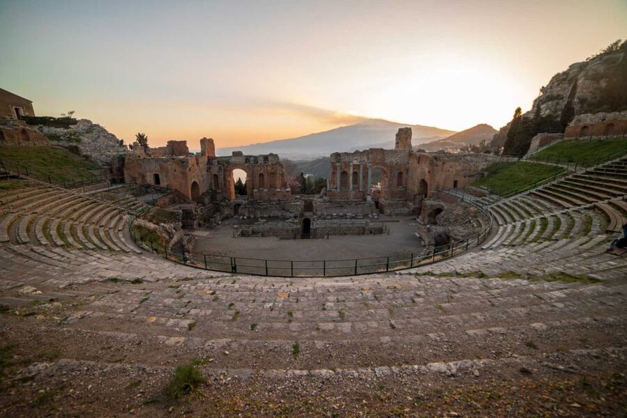 Giardini Naxos or Taormina: Godfather Tour in a Vintage Car - Vintage car comfort and who should pick which car