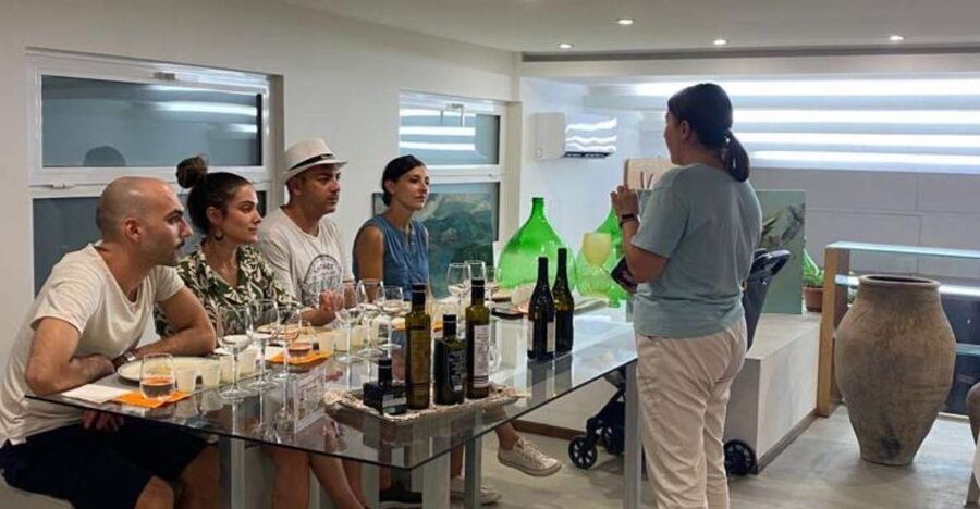Giardini Naxos, Taormina: Etna Wine and Oil Tasting - Start with EVO oil from Etna, and taste the differences on purpose