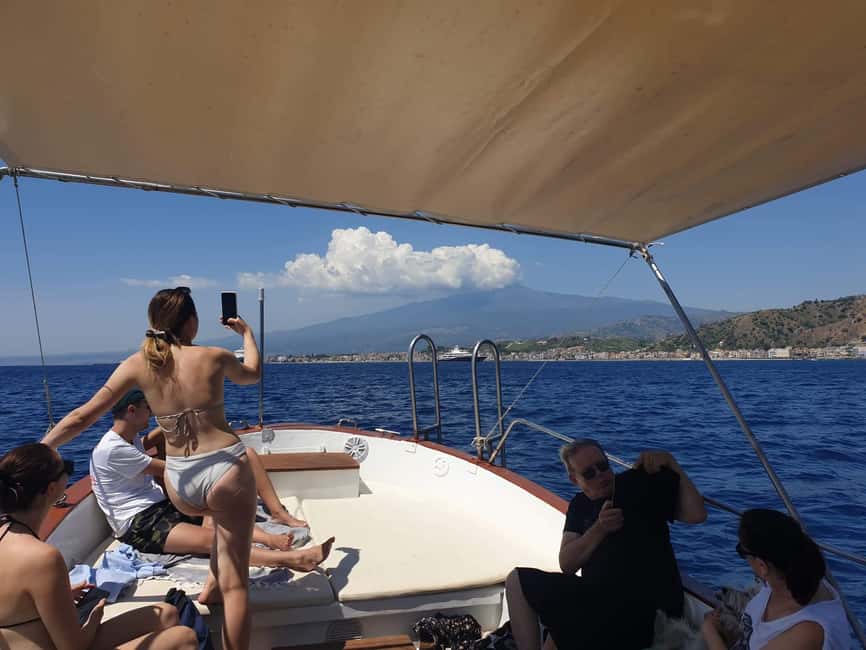 Giardini Naxos: Taormina & Isola Cruise Bella with Aperitif - Aperitif on the water: Prosecco plus a real Sicilian snack