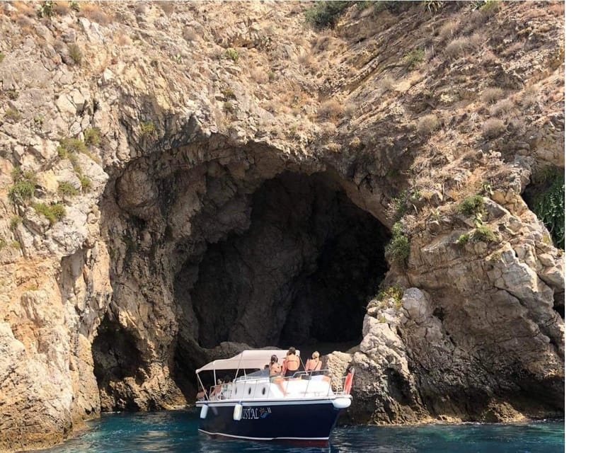 Giardini Naxos: Taormina & Isola Cruise Bella with Aperitif - Meeting Kristal in Giardini Naxos: easy enough, but plan your walk