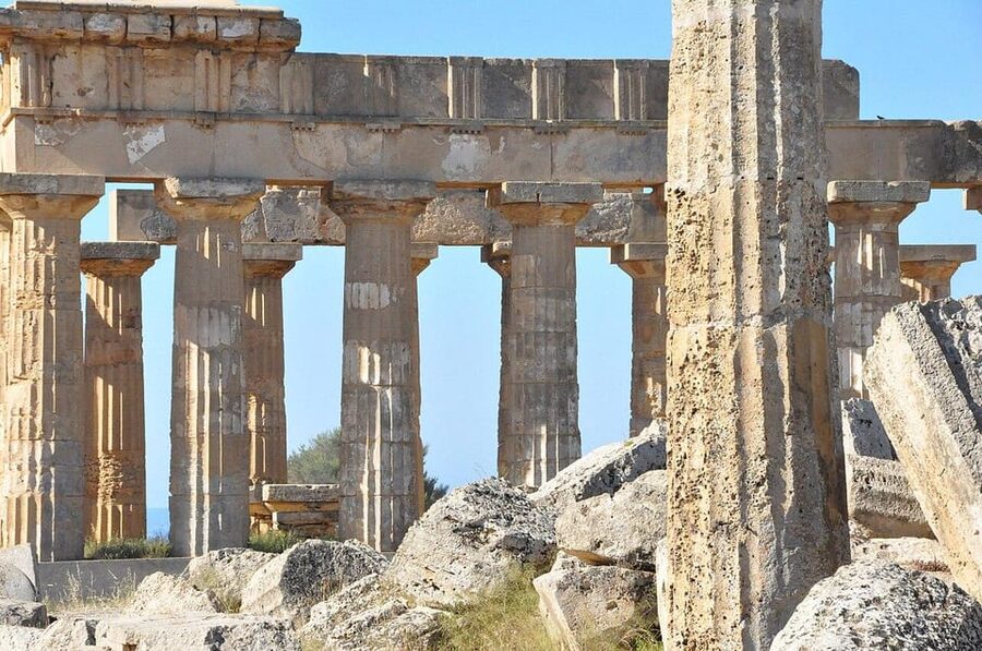 Guided tour of the Selinunte Archaeological Park - Meeting at the Ticket Office, Then Jumping Straight Into Ruins