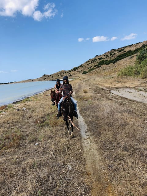 Horseback riding in the beaches of Sciacca - Equipment and safety: you are covered, but listen to the escort