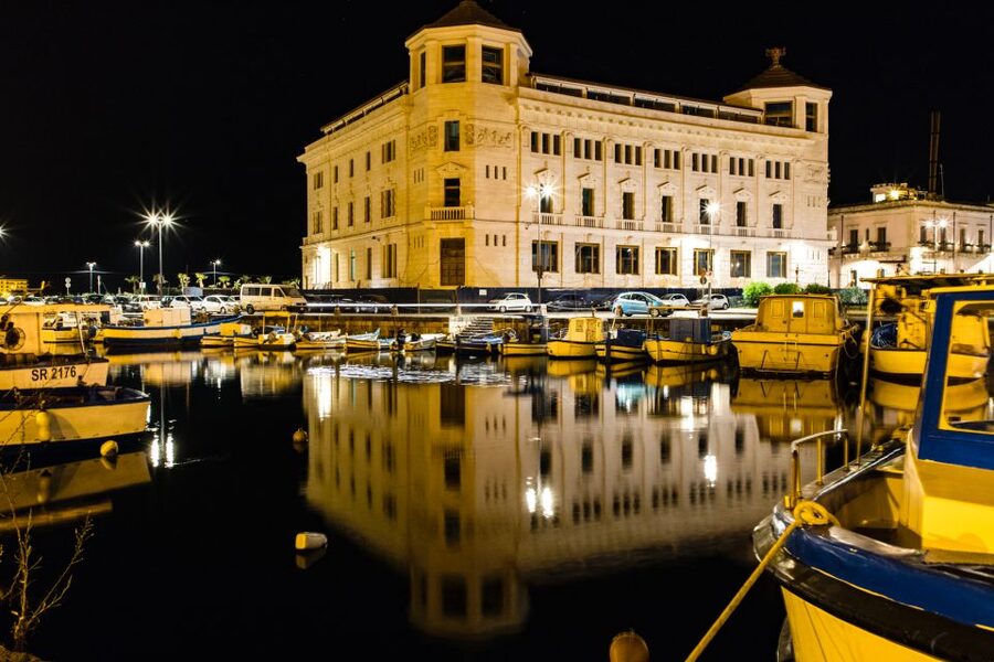 Island of Ortigia: Sunset Boat Tour with Aperitif - Aperitif on board: what you get, and why the price can work