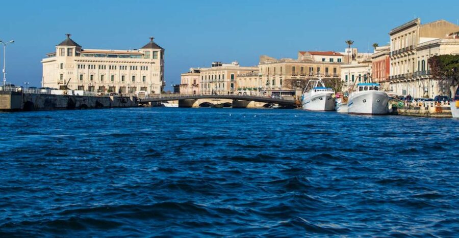 Island of Ortigia: Sunset Boat Tour with Aperitif - The Sicilian Sea caves around Syracuse: why this part matters