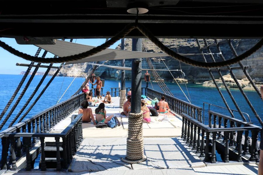 Lampedusa: Pirate Ship Boat Tour with Lunch and Music - Who this tour suits best (and when you should think twice)
