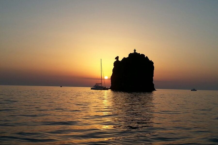 Lipari: Vulcano, Panarea, and Stromboli Cruise - Getting Started at Piazza Marina Corta (S. Giuseppe 9)