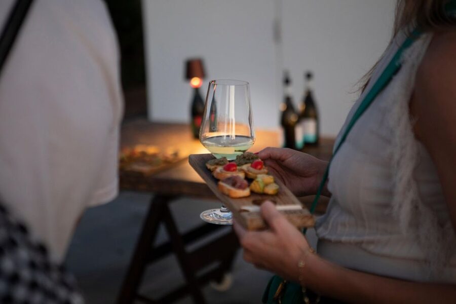 LIPARI WINERY - SUNSET WINE TASTING - Your 2.5-hour plan: winery visit, vineyard walk, then sunset toast