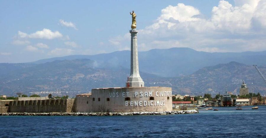 Messina: 2-Hour Walking Tour with a Private Guide - Santa Maria Assunta Cathedral: One Building, Many Time Periods