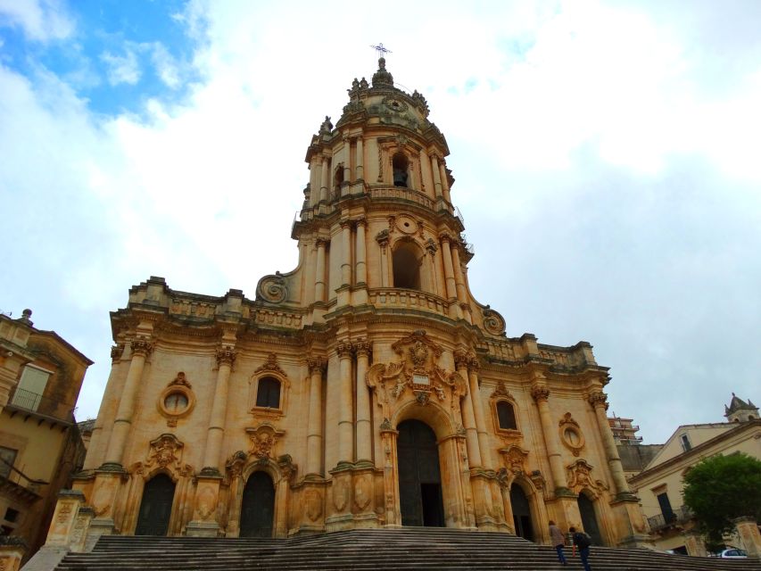 Modica private tour: the chocolate town in Sicily - Alleyways and the View Trick: Why Lower Modica Looks Like a Nativity Scene