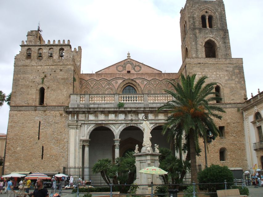 Monreale: Guided tour of Cathedral, Monastery and Mosaics - The bronze doors and the Norman thread you can actually follow