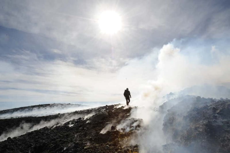 Mount Etna: Central Crater Tour with cable car and jeep - Cable car to 20 minutes of high-altitude reality