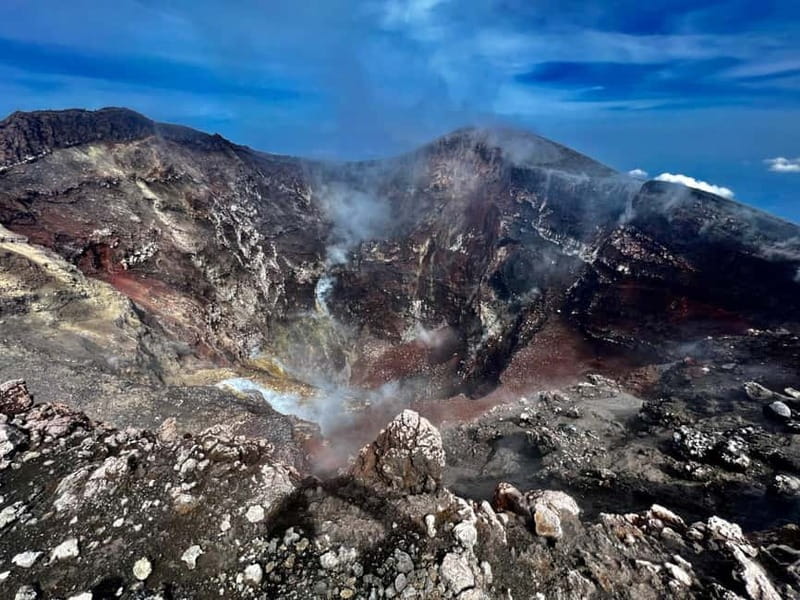 Mount Etna: Summit Trekking Tour - Valle del Bove walk and the descent rhythm