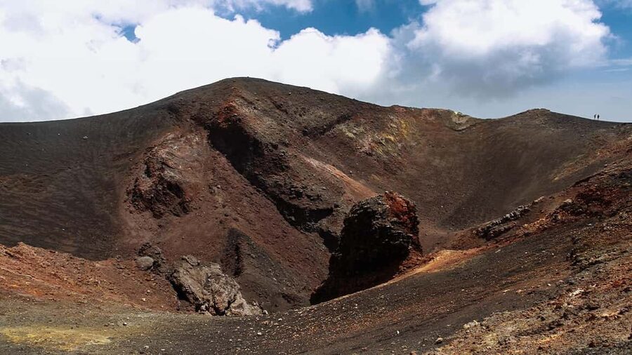 Mount Etna: trek with vintage car, tasting sicilian produtcs - Riding to Etna in a vintage car, then earning those views on foot