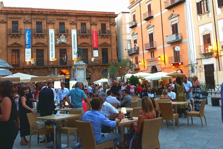 Napoli tour: alla scoperta del centro storico - Spaccanapoli and the Bourbon layer, Santa Chiara plus Gesù Nuovo