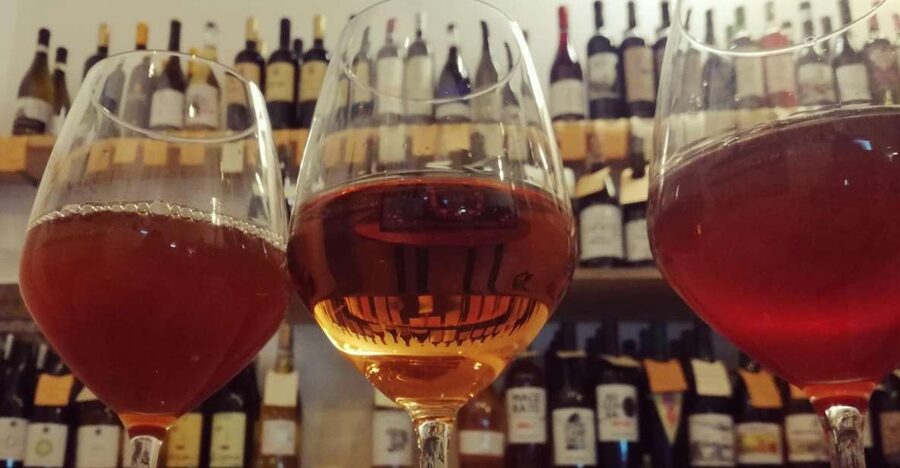 Natural Wine Tasting with snacks at Bottega Monteleone - Bottega Monteleone: Cozy Natural Wine Tasting in Palermo Center