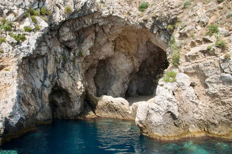Naxos: Taormina Boat Tour with Snorkeling and Prosecco - A Giardini Naxos to Taormina cruise that actually gives you water time
