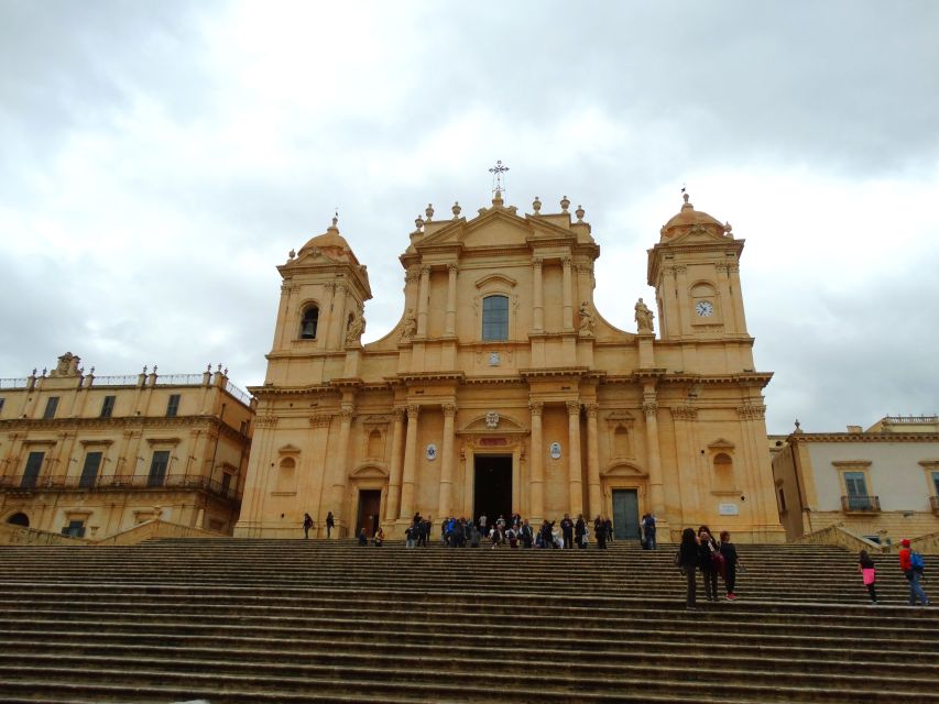 Noto: Sicilian Baroque Architecture Guided Walking Tour - Noto’s Baroque story starts at Porta Reale or Ferdinandea