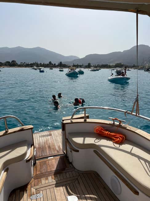 Palermo by Sea: Relaxing Boat Tour with Aperitif - Stop 3: Grotta della Regina aperitif, Prosecco, and water time