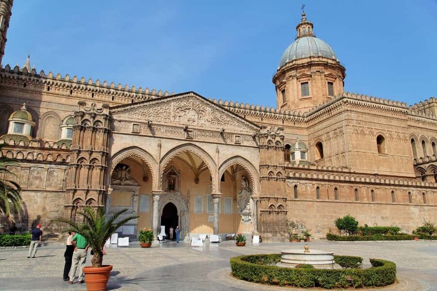 Palermo: City & Palazzo dei Normanni Guided Walking Tour - Starting at Towns Cooking School, Then Getting Oriented in Palermo