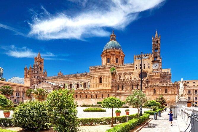 Palermo: Grand Tour in CruiserCar - Pickup in Palermo, how the tour starts off right
