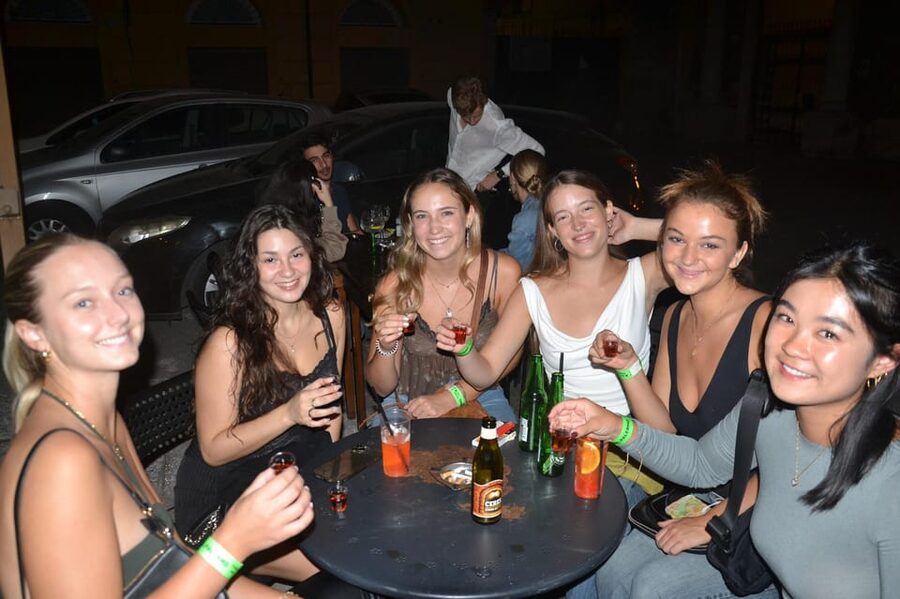 Palermo: Guided Bar Crawl with Shots and Discounts on Drinks - Who This Palermo Crawl Fits Best