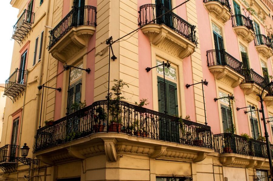 Palermo: Hop-on Hop-off Bus Tour 24-hour Ticket - Route 2: Villas, Zisa Castle, and the port side of Palermo