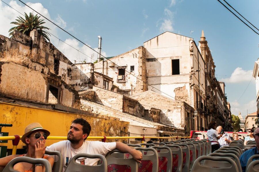 Palermo: Hop-on Hop-off Bus Tour 24-hour Ticket - Audio commentary and the app, so you spend less time guessing