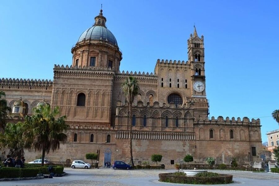 Palermo: Must-See Attractions Walking Tour - Meeting at Via Rosolino Pilo and getting oriented fast