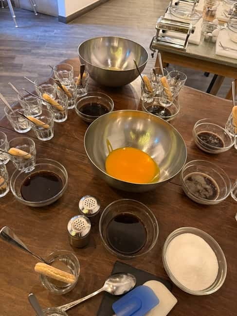 Palermo: Pizza & Tiramisu Class with Free Flowing Fine Wine - The first hands-on step: your apron, your dough, your rhythm