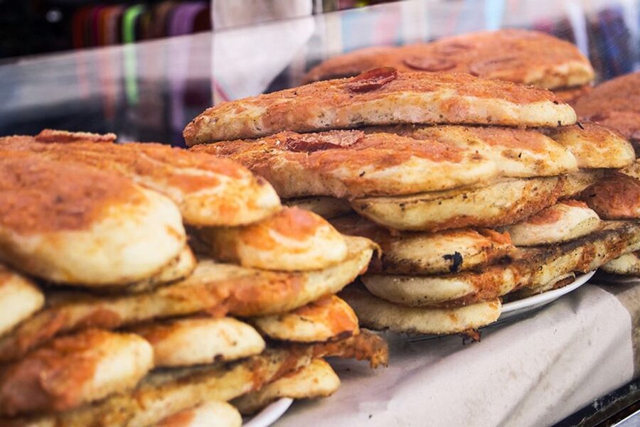 Palermo: Street Food Tour in Ballarò and Vucciria Markets - Historic Clubs, Recipes, and Why the Guide Matters