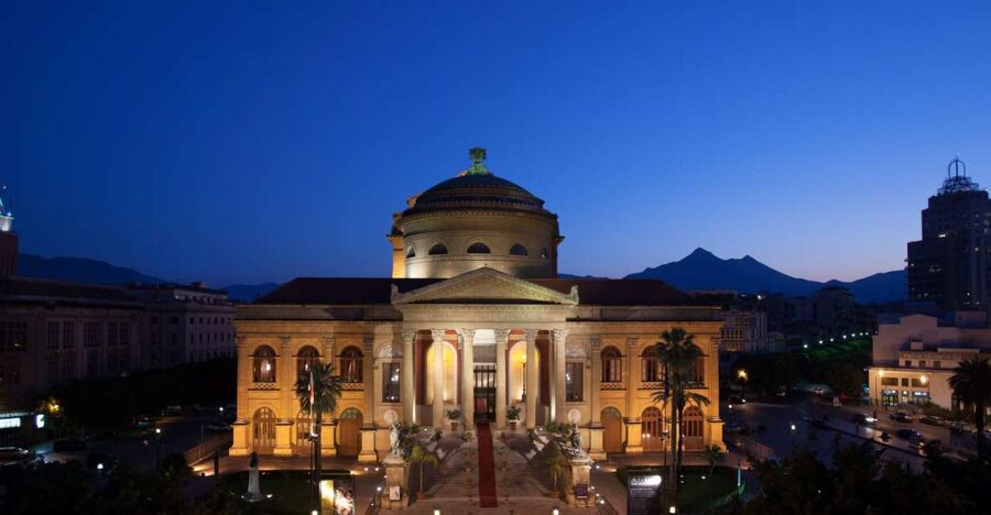 Palermo: Teatro Massimo Opera House Guided Tour - The stage visit: seeing what enables staging
