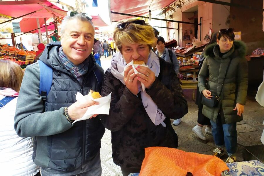 Palermo: Walking Tour of Historic Markets and Monuments - Quattro Canti and Fontana Pretoria: baroque street corners you can picture