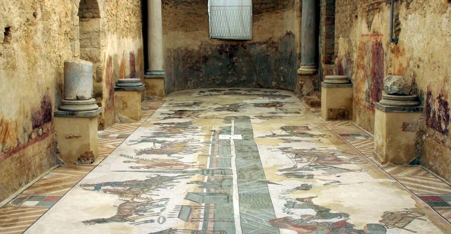 Piazza Armerina: Private Villa Romana del Casale Guided Tour - How the private tour works, from the ticket booth to skip-the-line